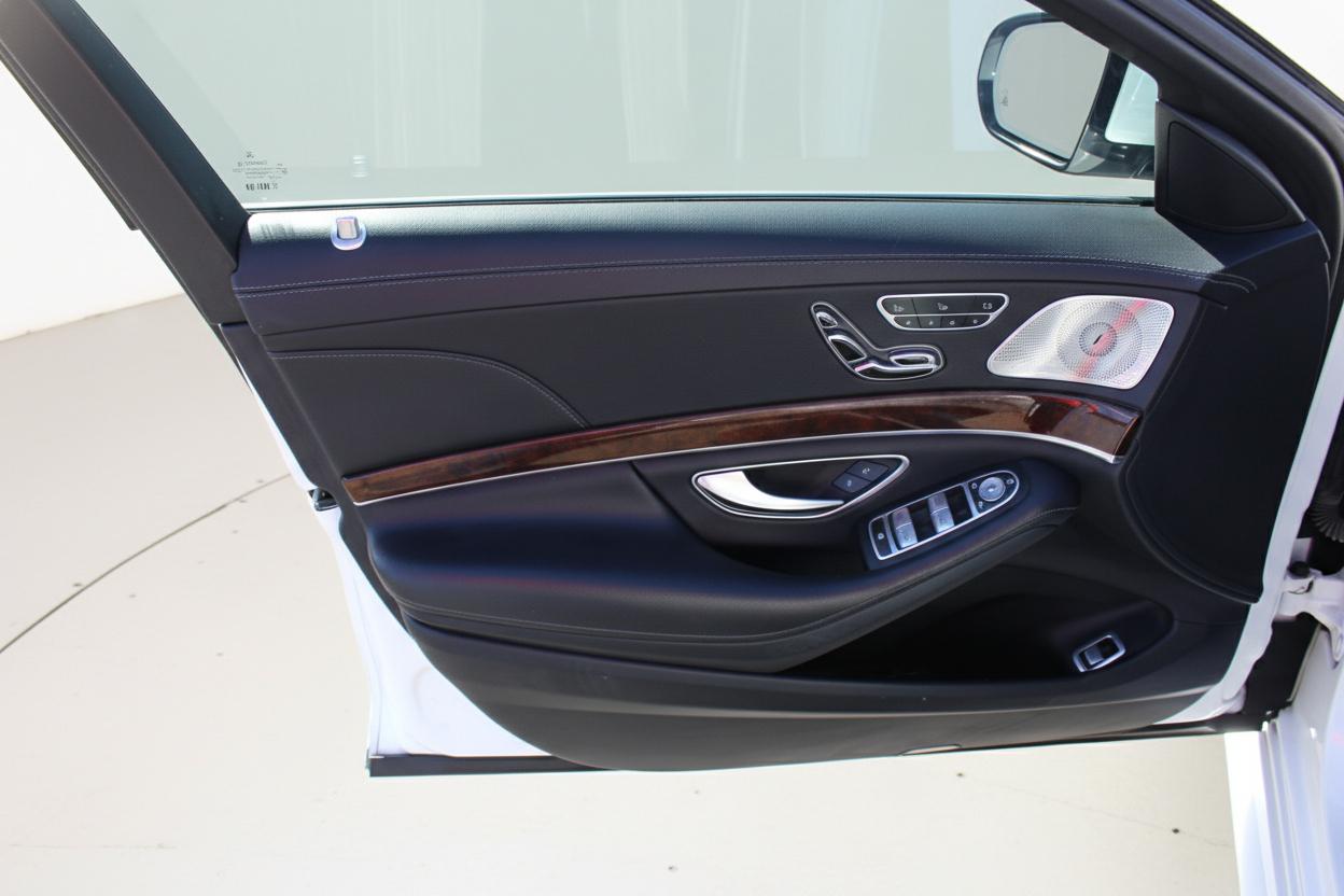 Mercedes-Benz S-Class 4dr Sdn S 550 4MATIC 2015