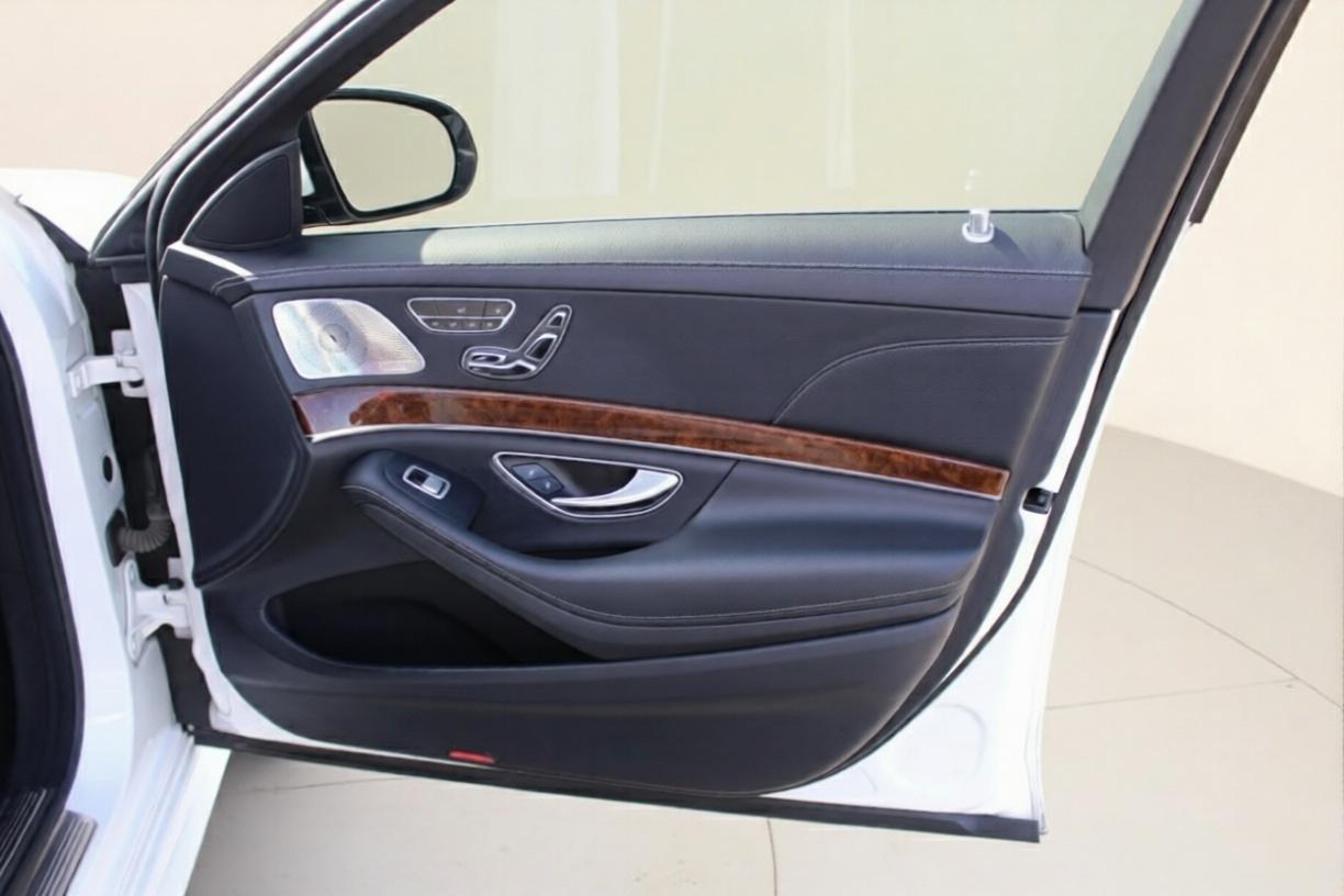 Mercedes-Benz S-Class 4dr Sdn S 550 4MATIC 2015