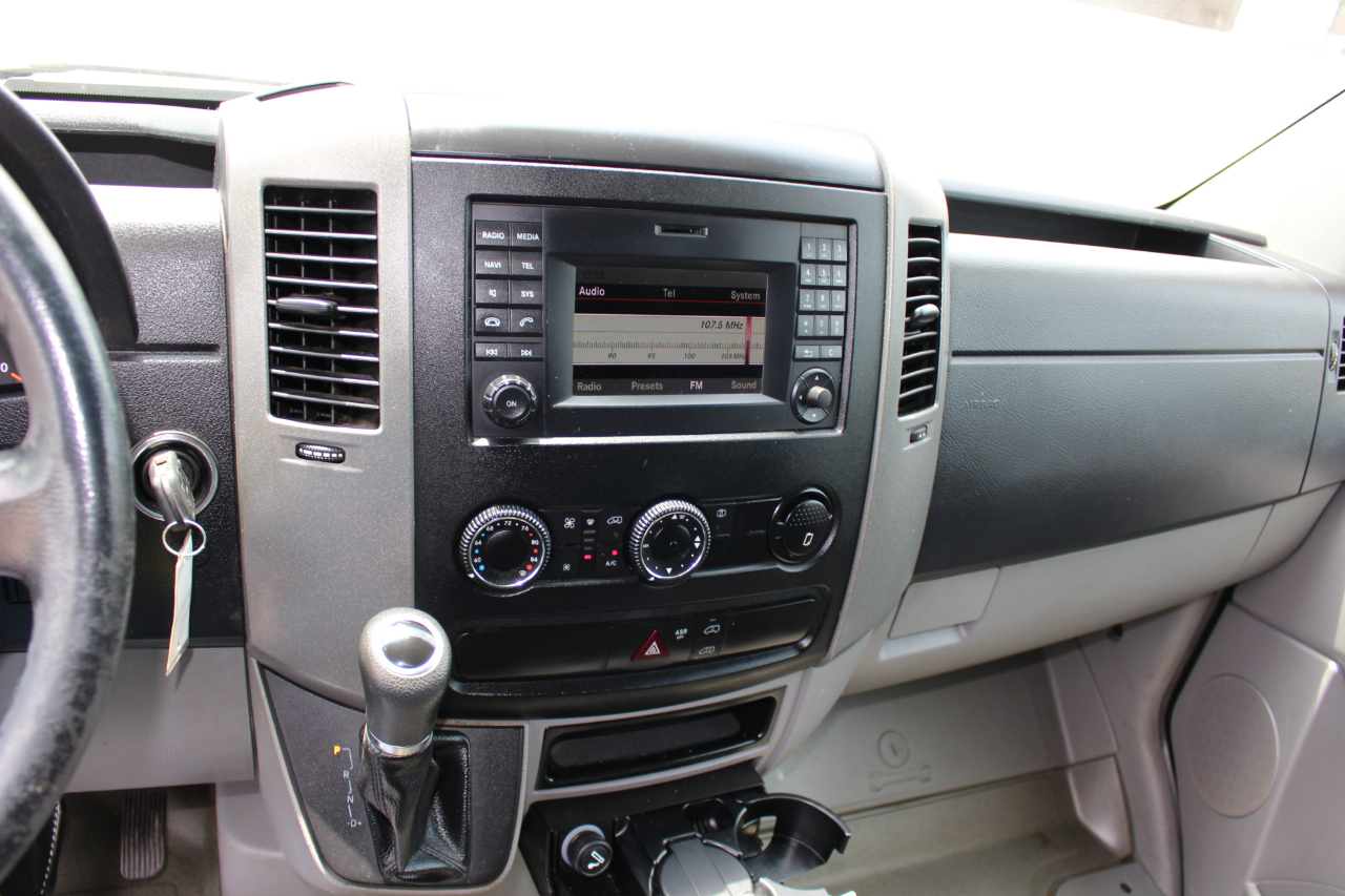 Freightliner Sprinter Cargo Vans 2500 144" 2014