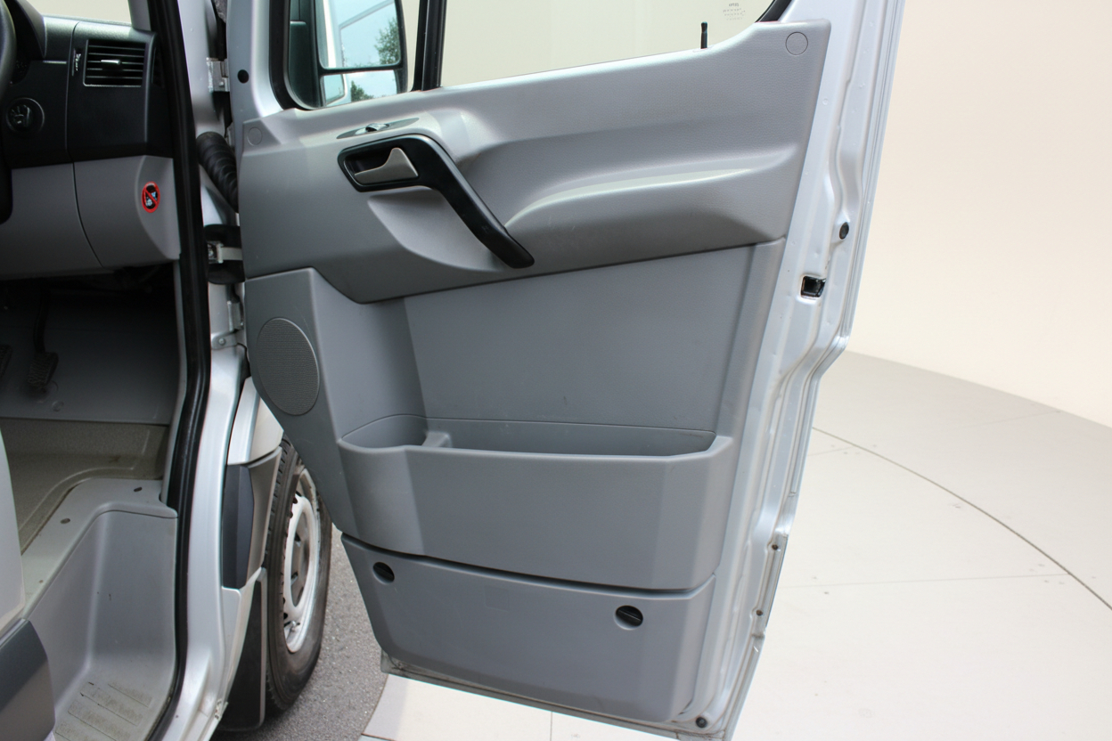 Freightliner Sprinter Cargo Vans 2500 144" 2014