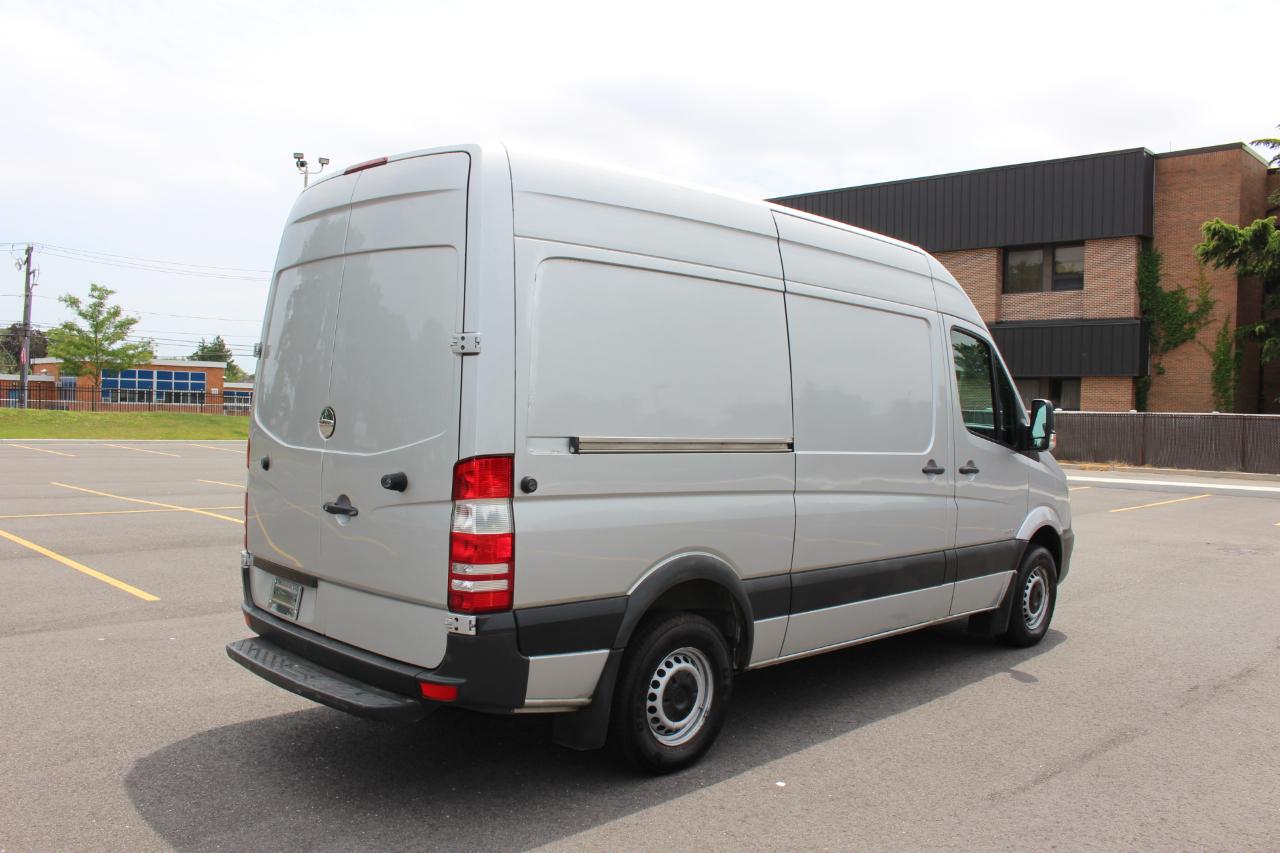 Freightliner Sprinter Cargo Vans 2500 144" 2014