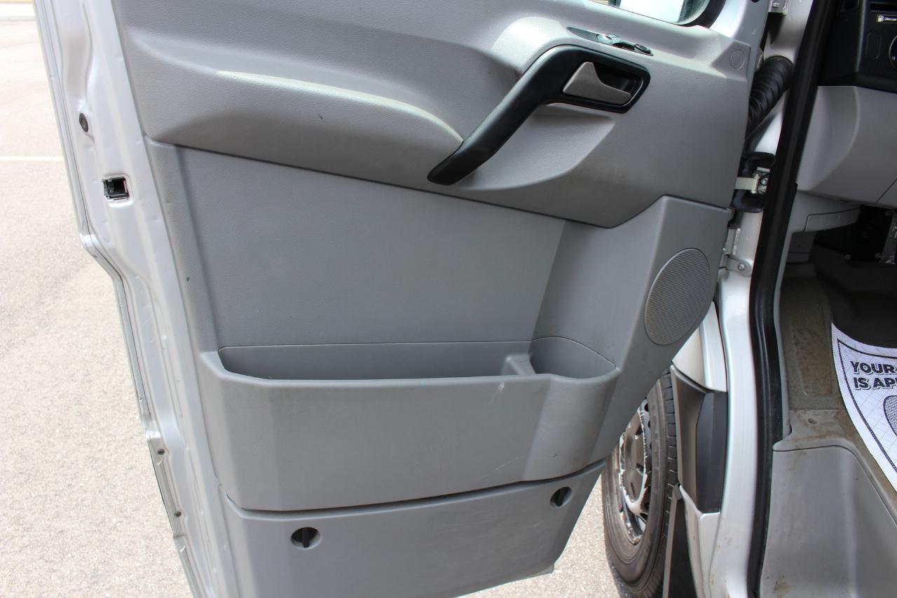 Freightliner Sprinter Cargo Vans 2500 144" 2014