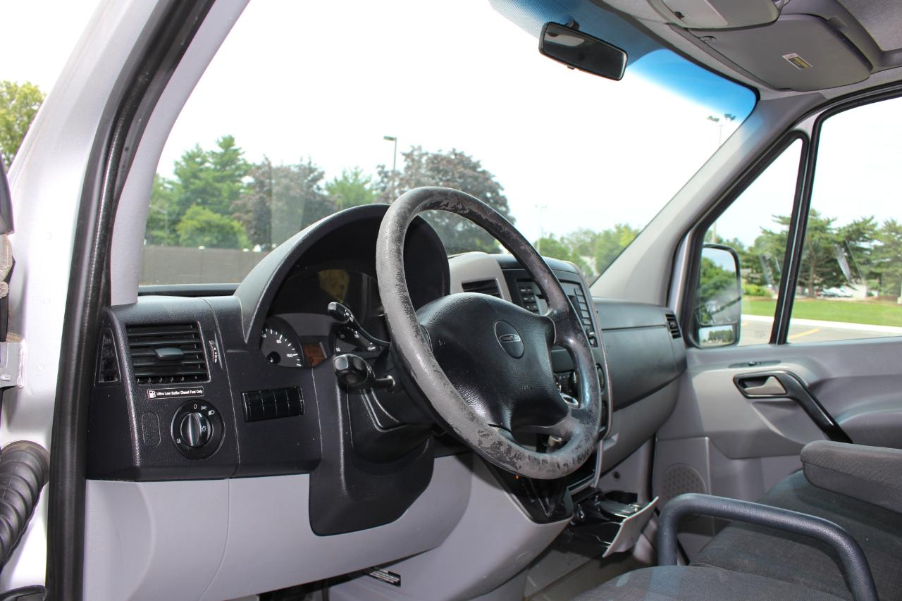 Freightliner Sprinter Cargo Vans 2500 144" 2014