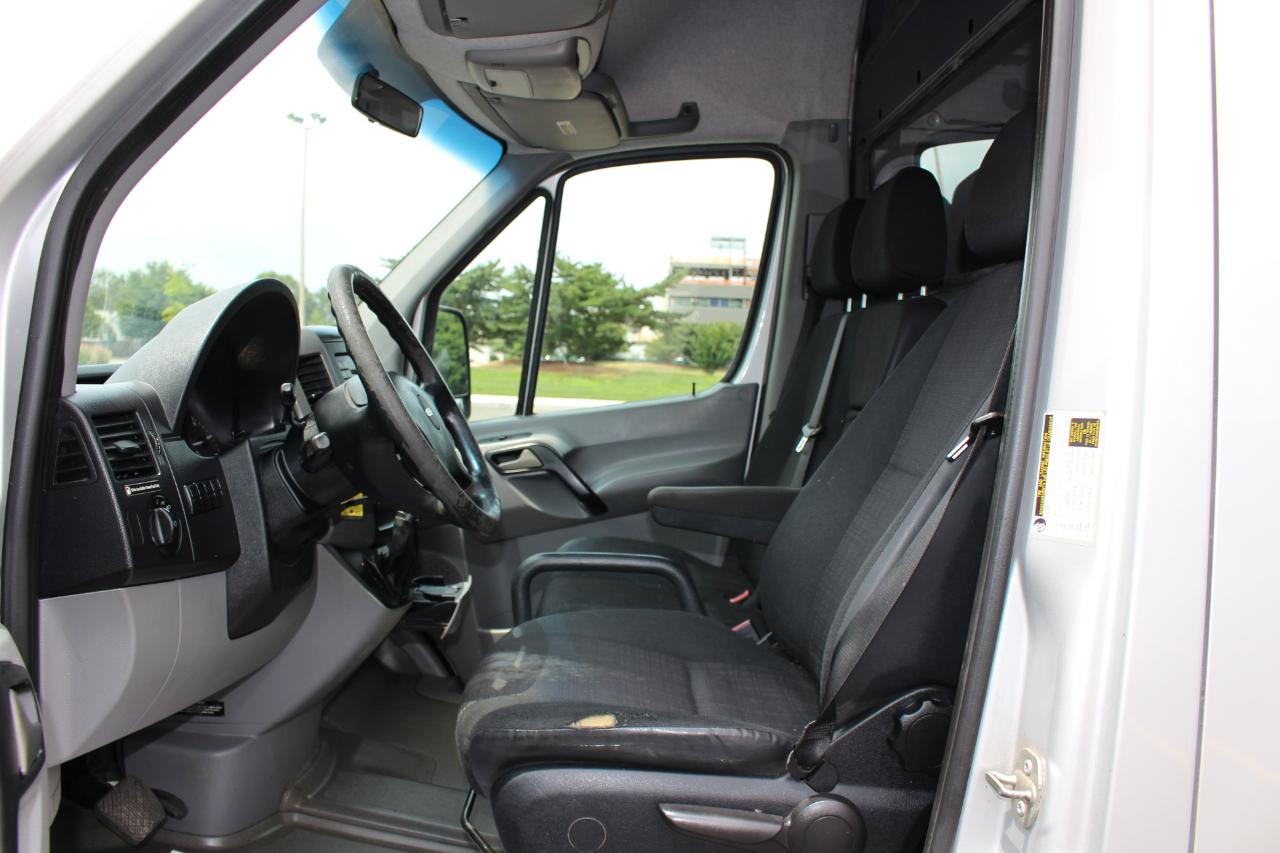 Freightliner Sprinter Cargo Vans 2500 144" 2014