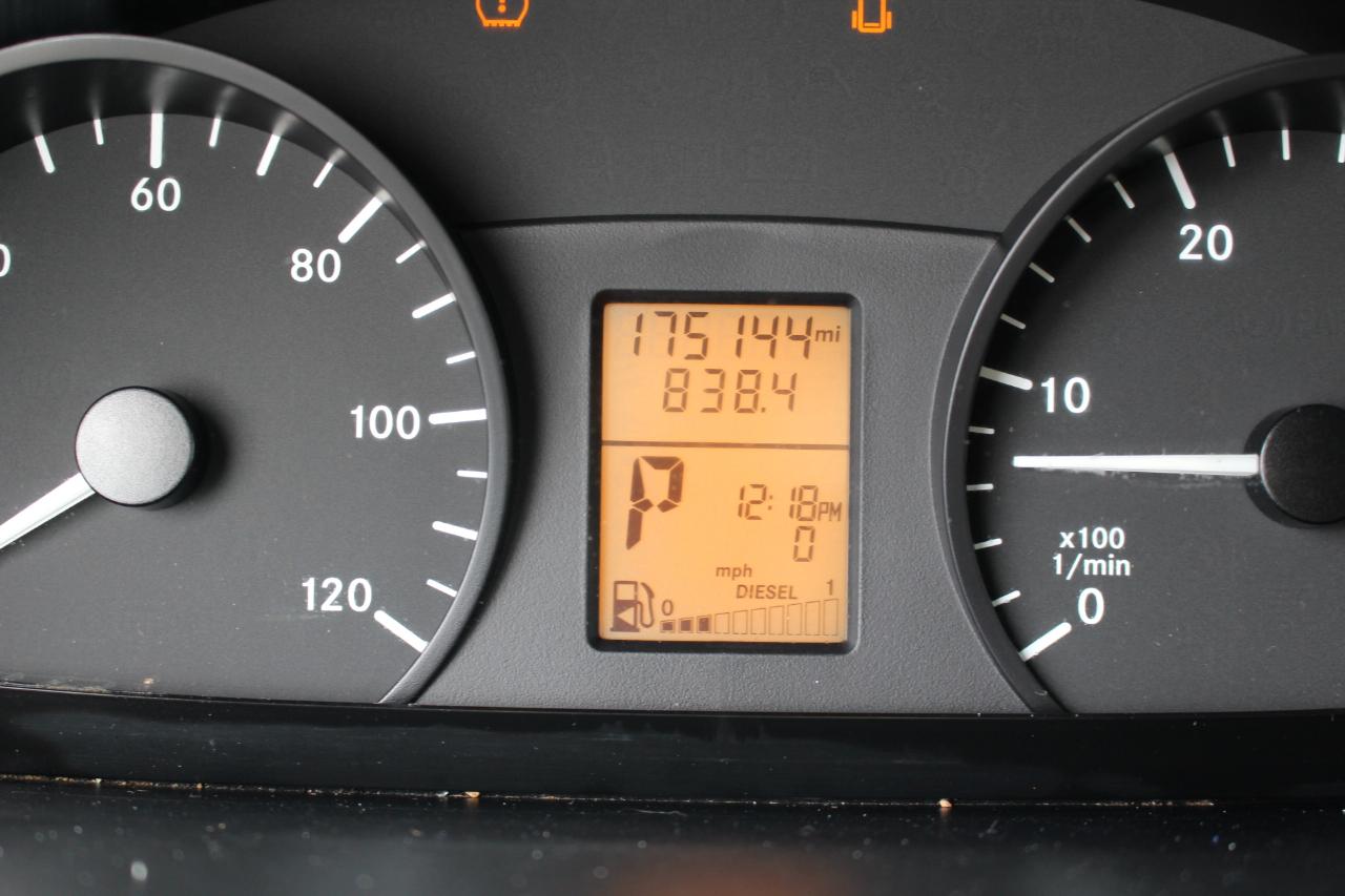 Freightliner Sprinter Cargo Vans 2500 144" 2014