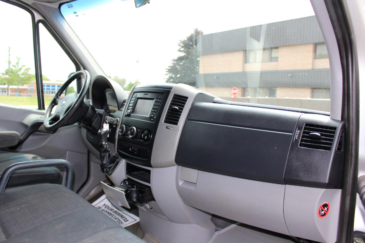 Freightliner Sprinter Cargo Vans 2500 144" 2014