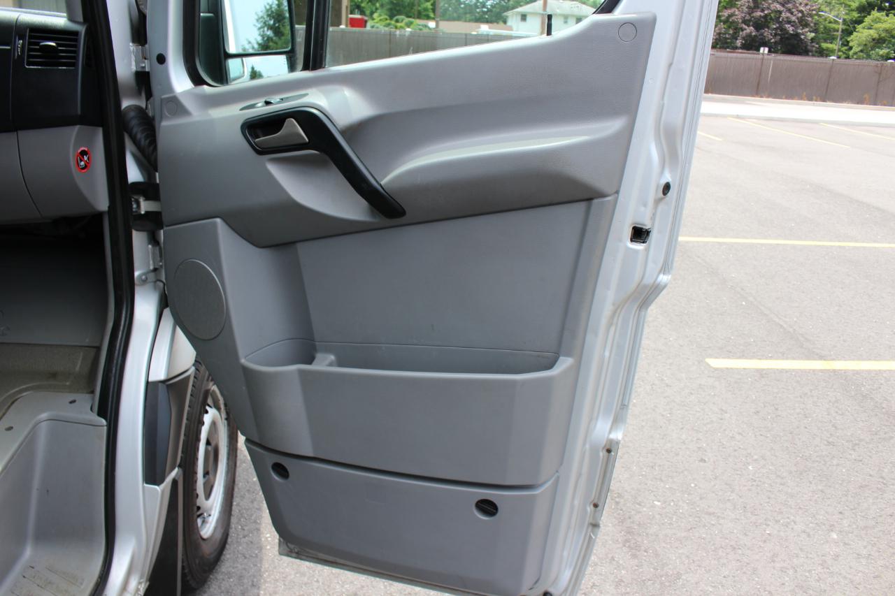 Freightliner Sprinter Cargo Vans 2500 144" 2014