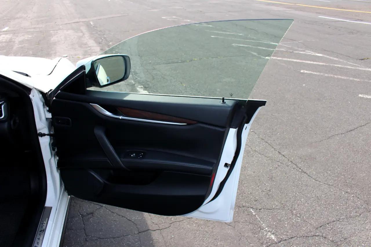 Maserati Ghibli 4dr Sdn S Q4 2015