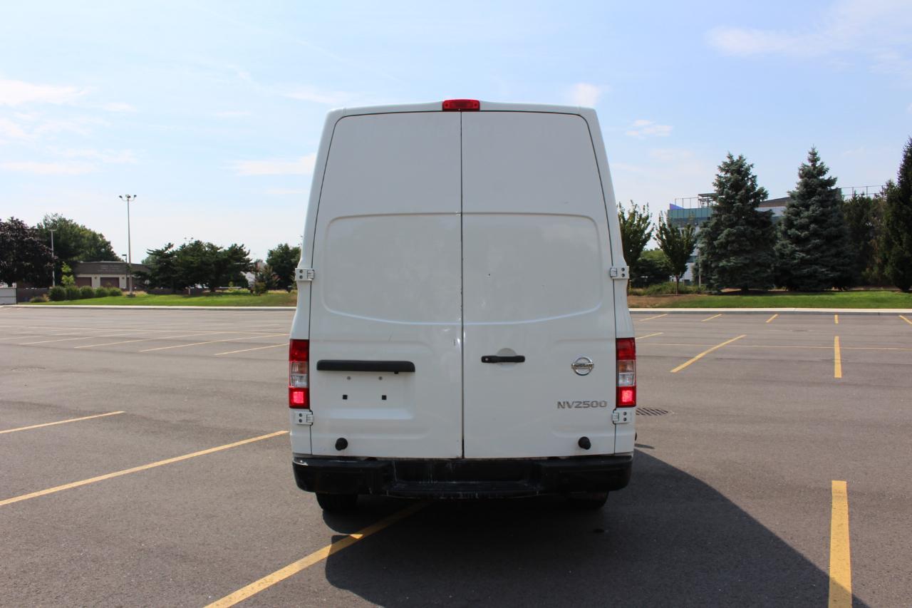 Nissan NV 2500 HD  2018