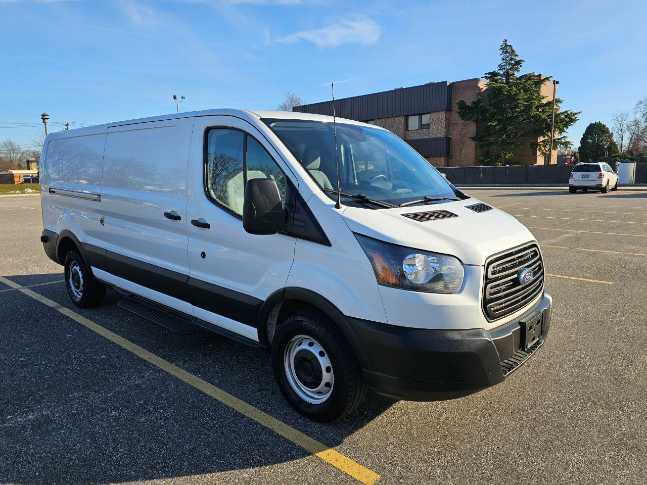 Ford Transit 350 Van Low Roof w/Sliding Pass. 148-in. WB 2019