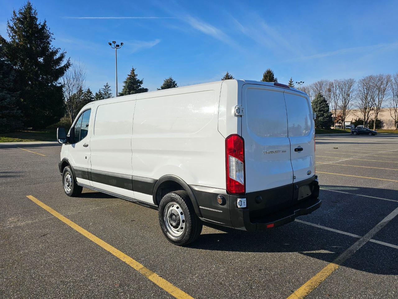 Ford Transit 350 Van Low Roof w/Sliding Pass. 148-in. WB 2019