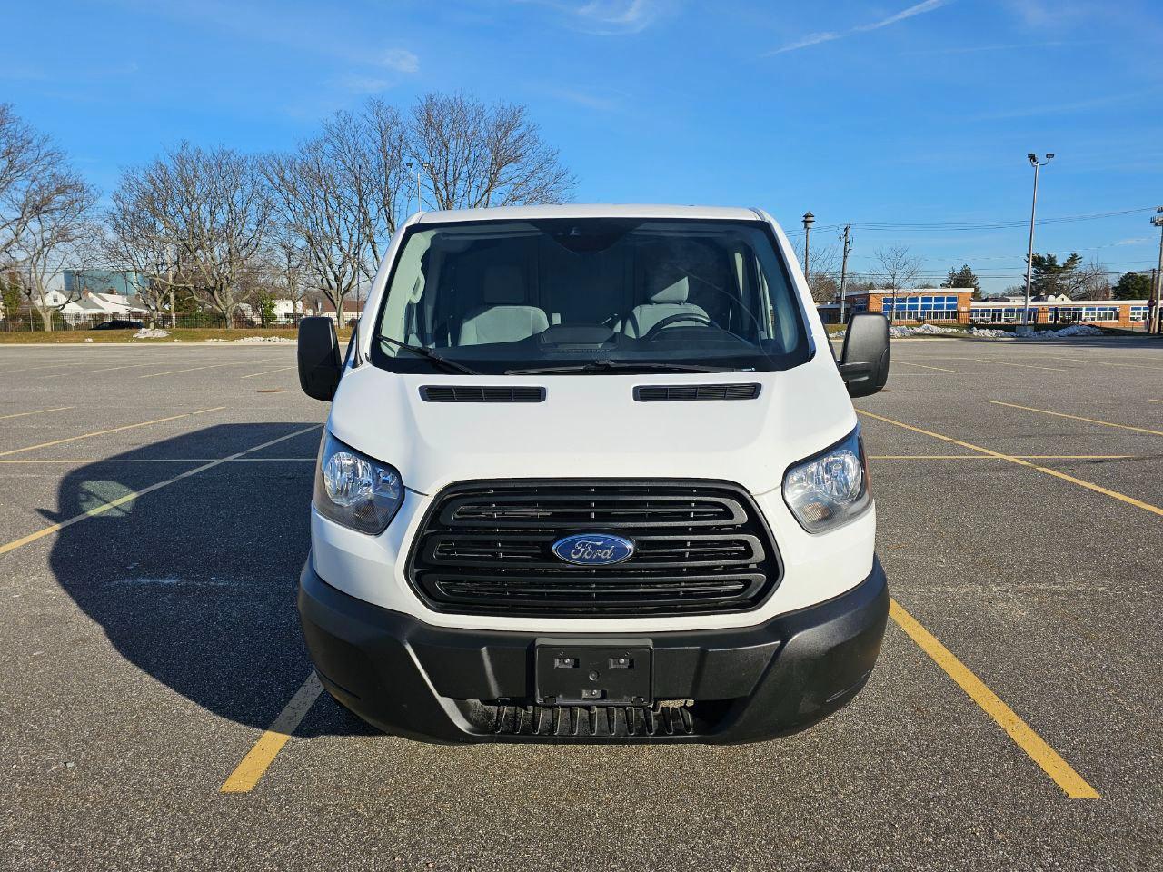 Ford Transit 350 Van Low Roof w/Sliding Pass. 148-in. WB 2019