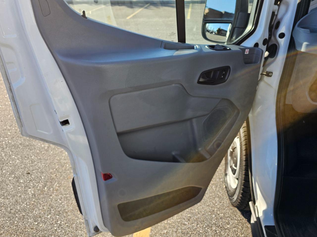 Ford Transit 350 Van Low Roof w/Sliding Pass. 148-in. WB 2019