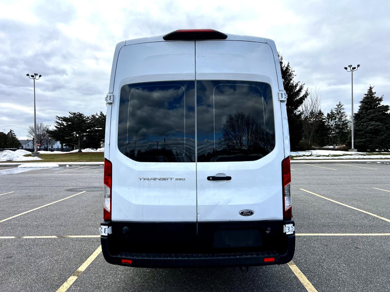 Ford Transit 250 Van High Roof w/Sliding Pass. 148-in. WB EL 2020