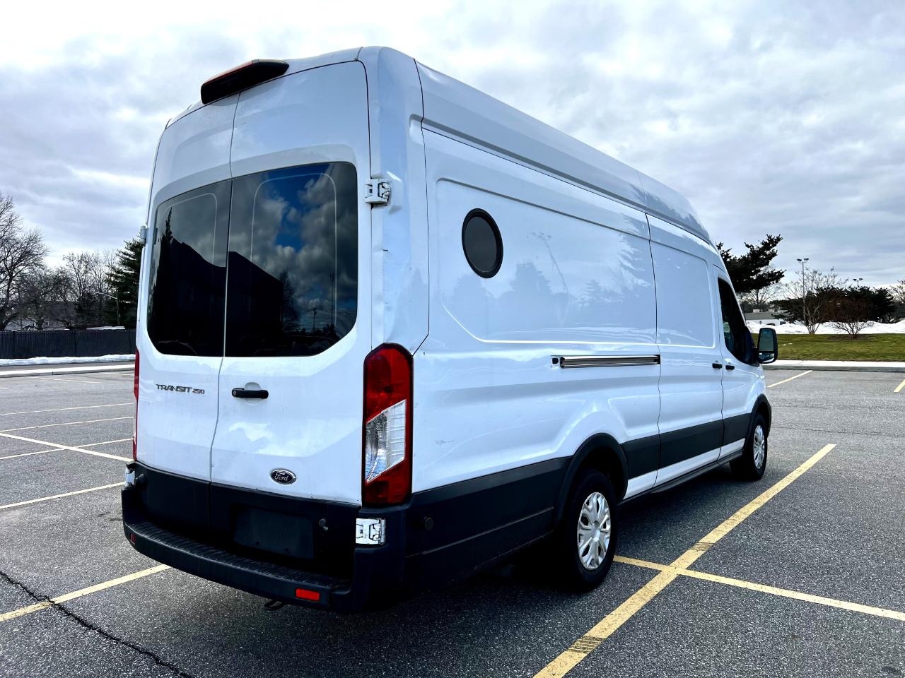 Ford Transit 250 Van High Roof w/Sliding Pass. 148-in. WB EL 2020