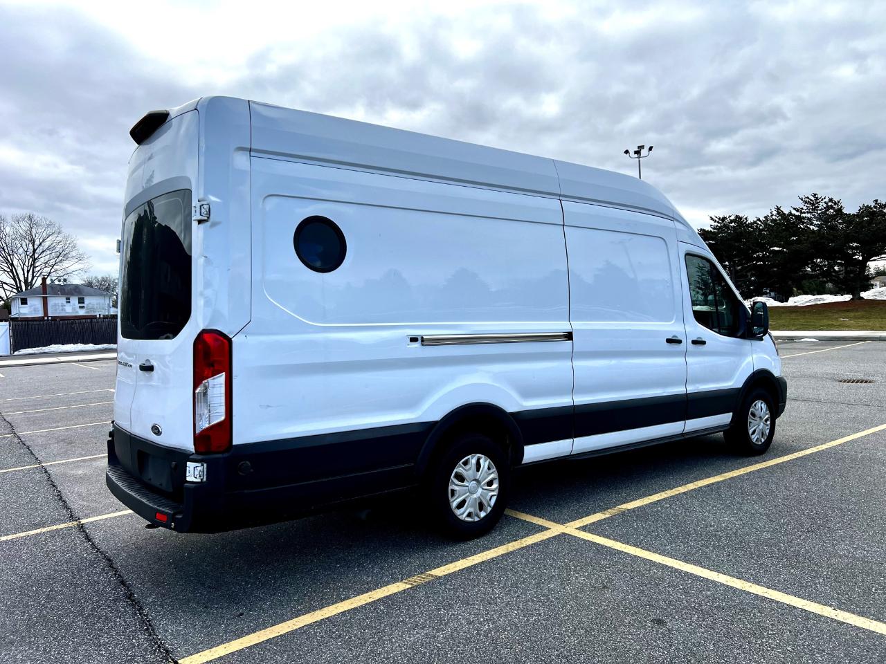 Ford Transit 250 Van High Roof w/Sliding Pass. 148-in. WB EL 2020