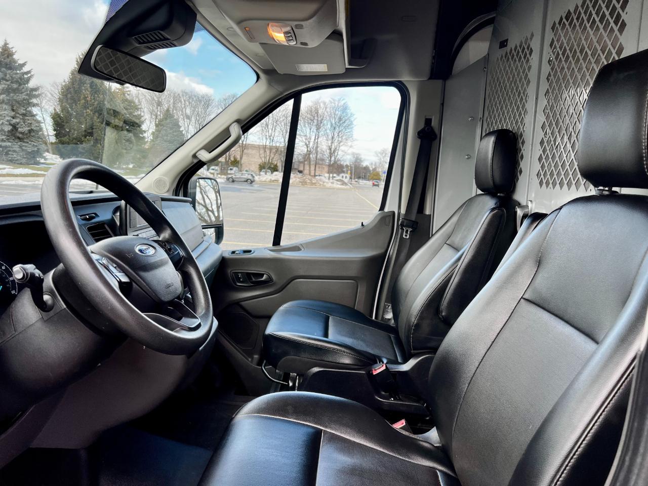 Ford Transit 250 Van High Roof w/Sliding Pass. 148-in. WB EL 2020