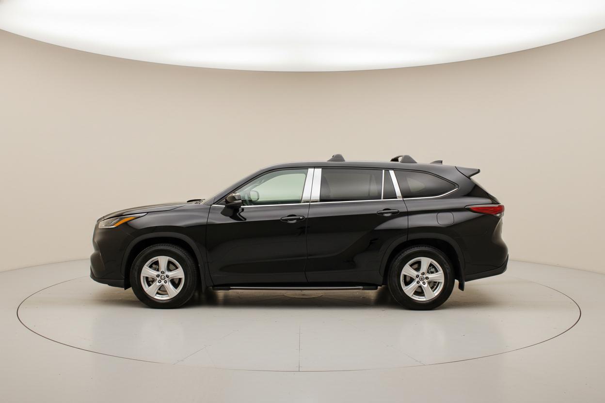 Toyota Highlander LE AWD V6 2022