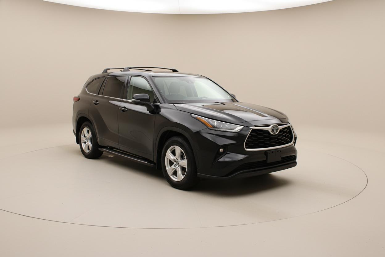 Toyota Highlander LE AWD V6 2022