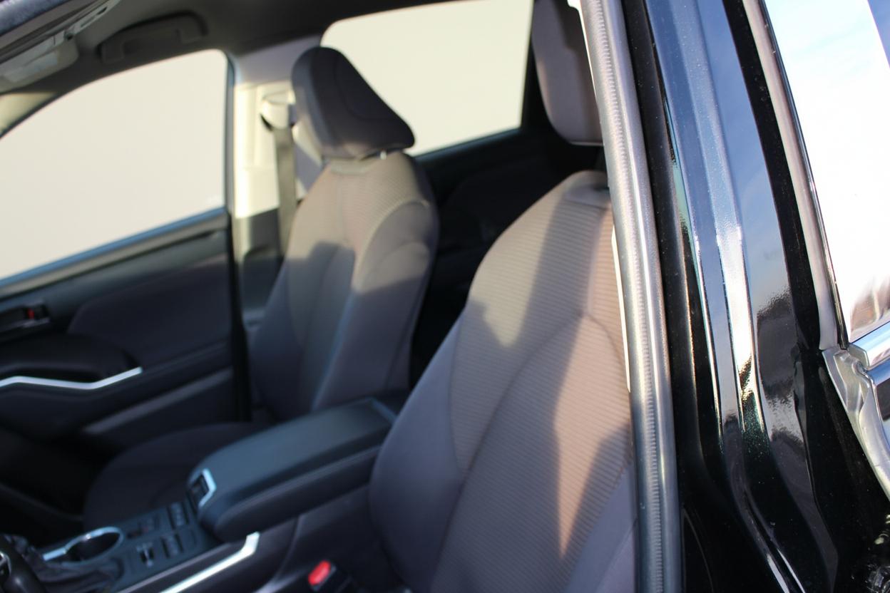 Toyota Highlander LE AWD V6 2022