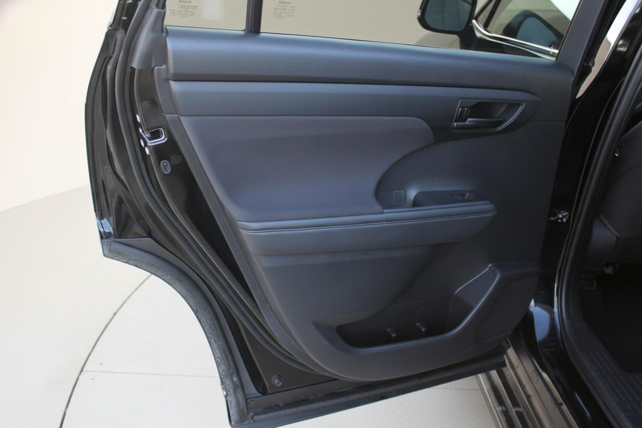 Toyota Highlander LE AWD V6 2022