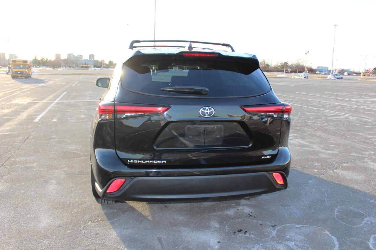 Toyota Highlander LE AWD V6 2022