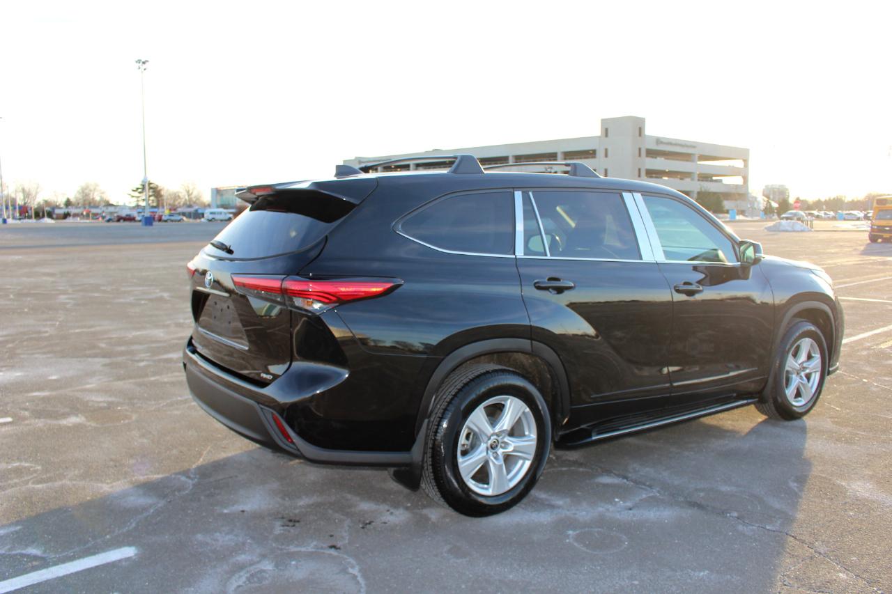 Toyota Highlander LE AWD V6 2022