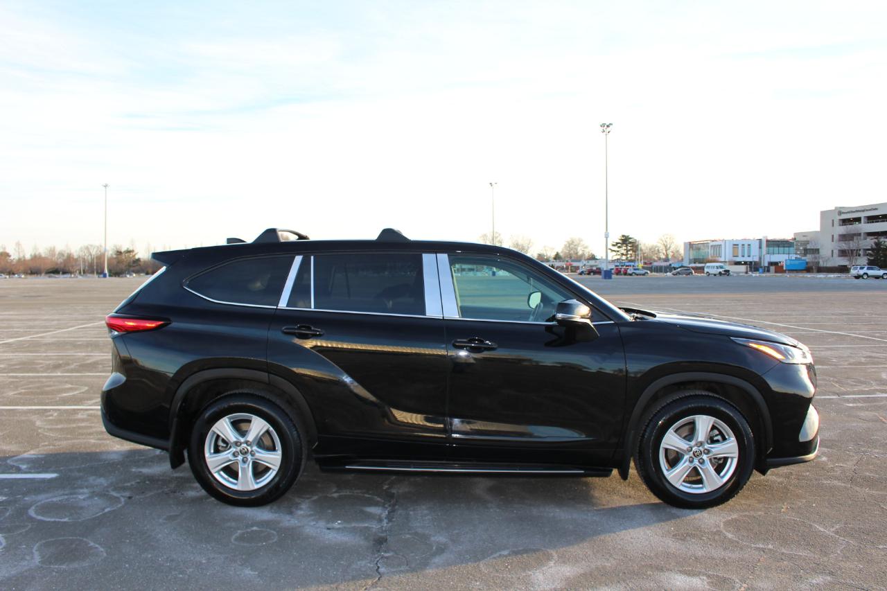 Toyota Highlander LE AWD V6 2022