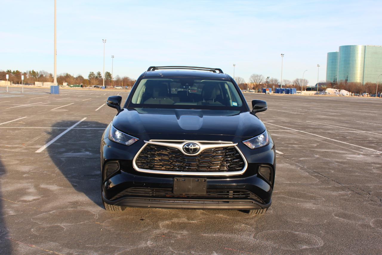 Toyota Highlander LE AWD V6 2022