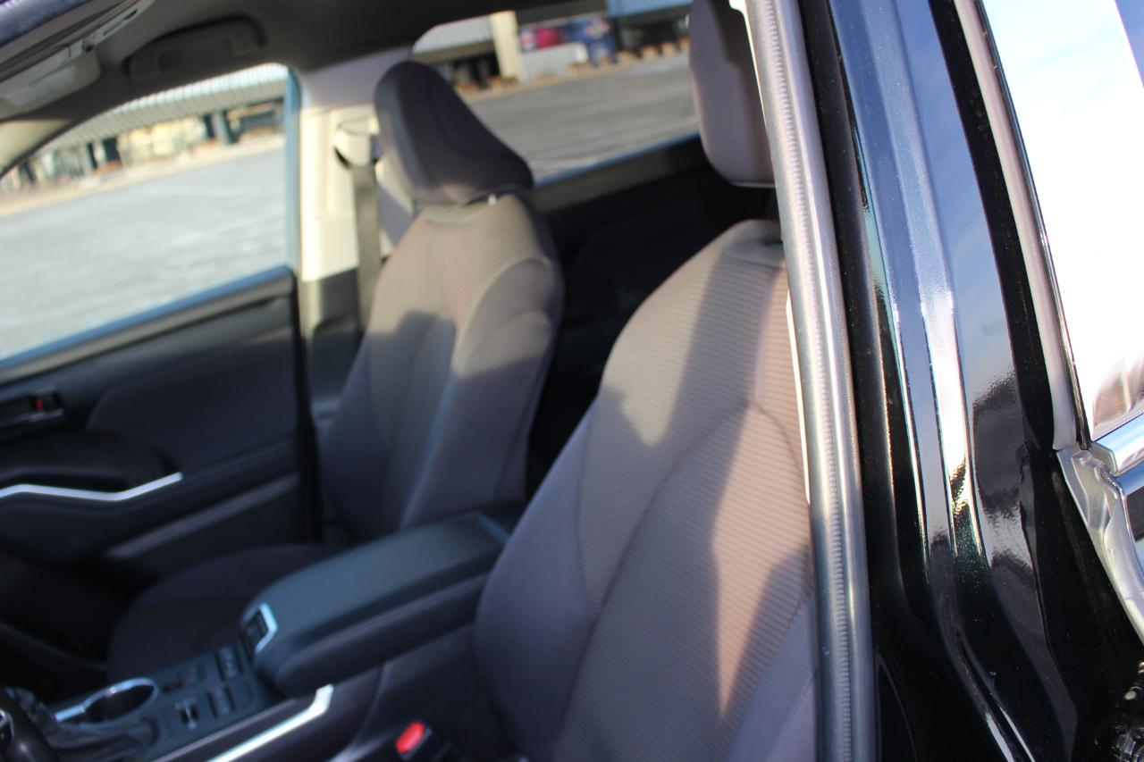 Toyota Highlander LE AWD V6 2022