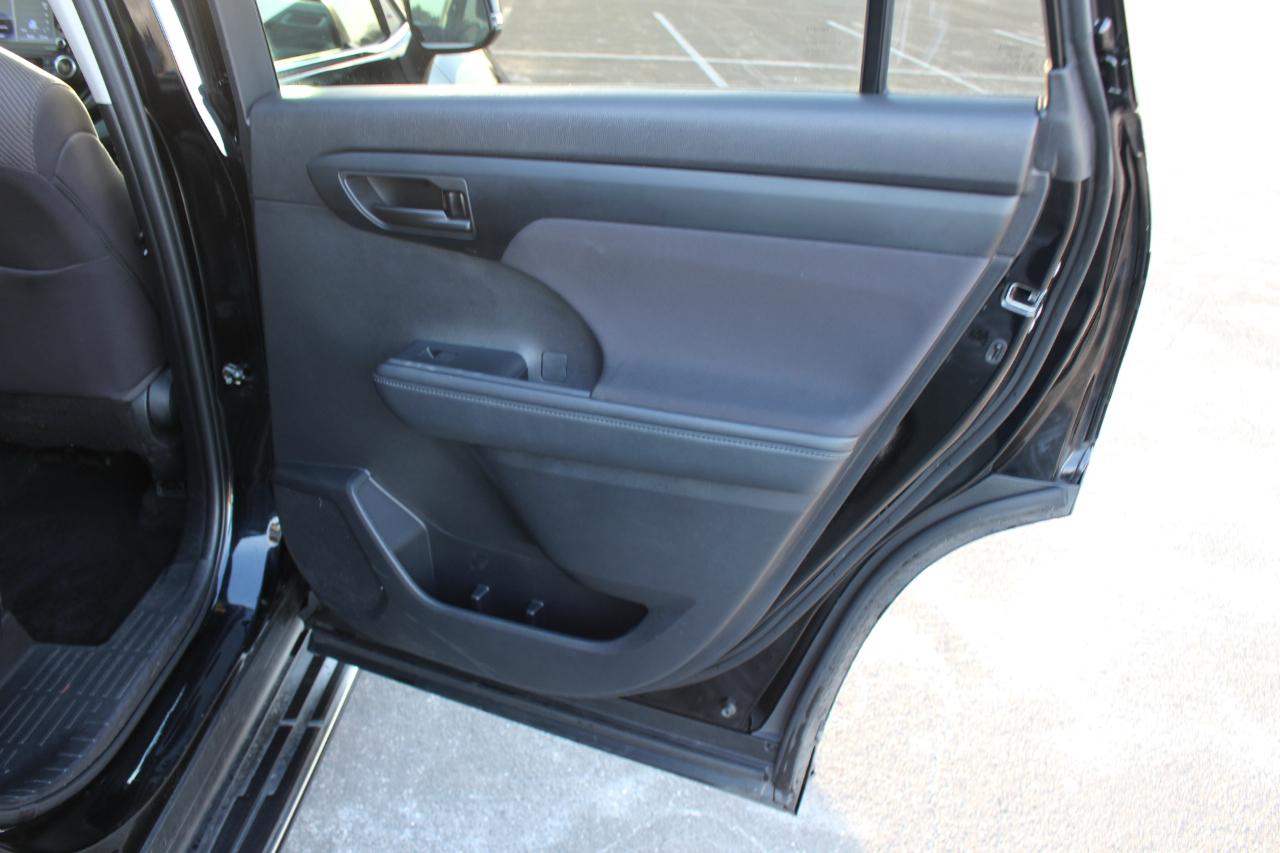 Toyota Highlander LE AWD V6 2022