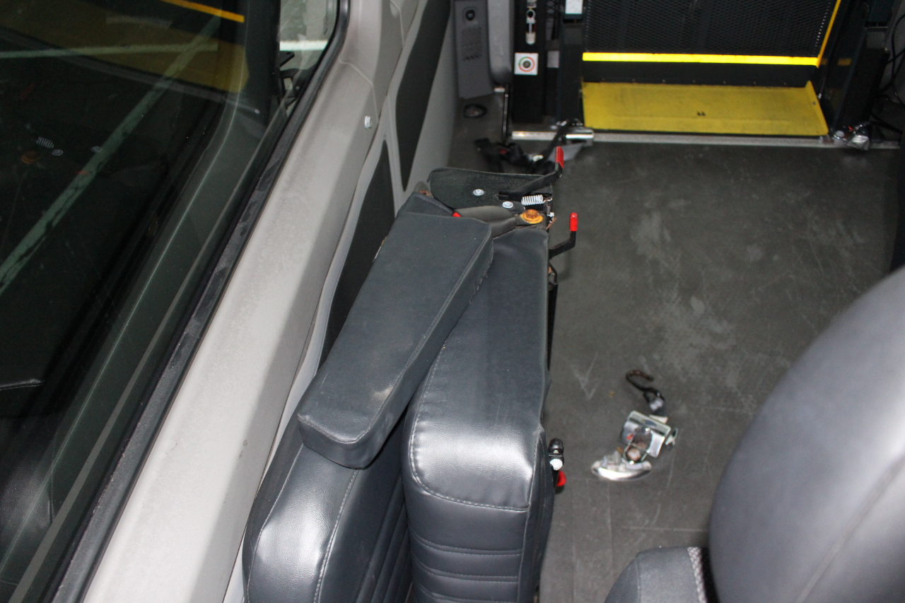 Mercedes-Benz Sprinter 2500 Passenger Van High Roof 170-in. WB 2017