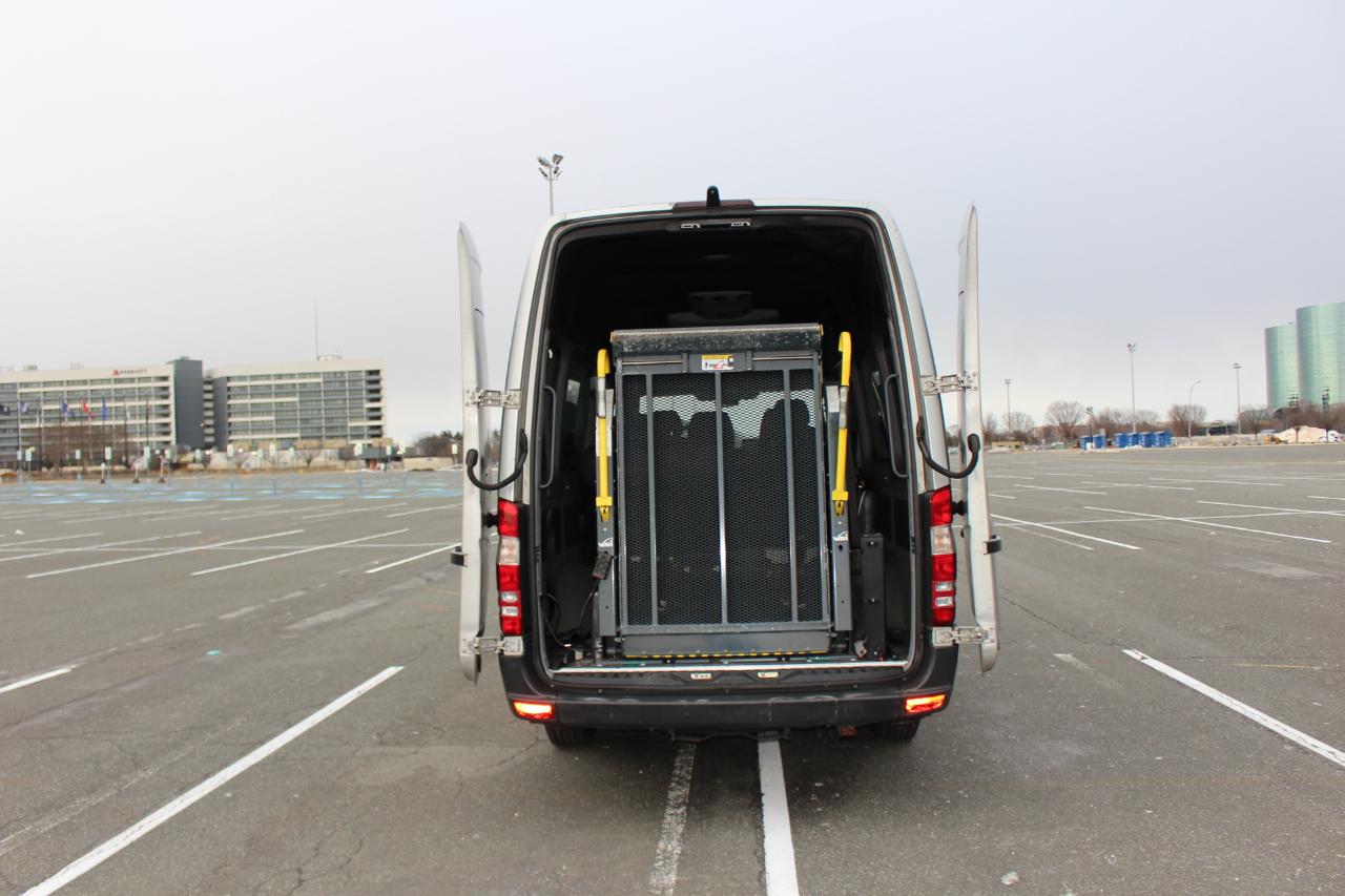 Mercedes-Benz Sprinter 2500 Passenger Van High Roof 170-in. WB 2017