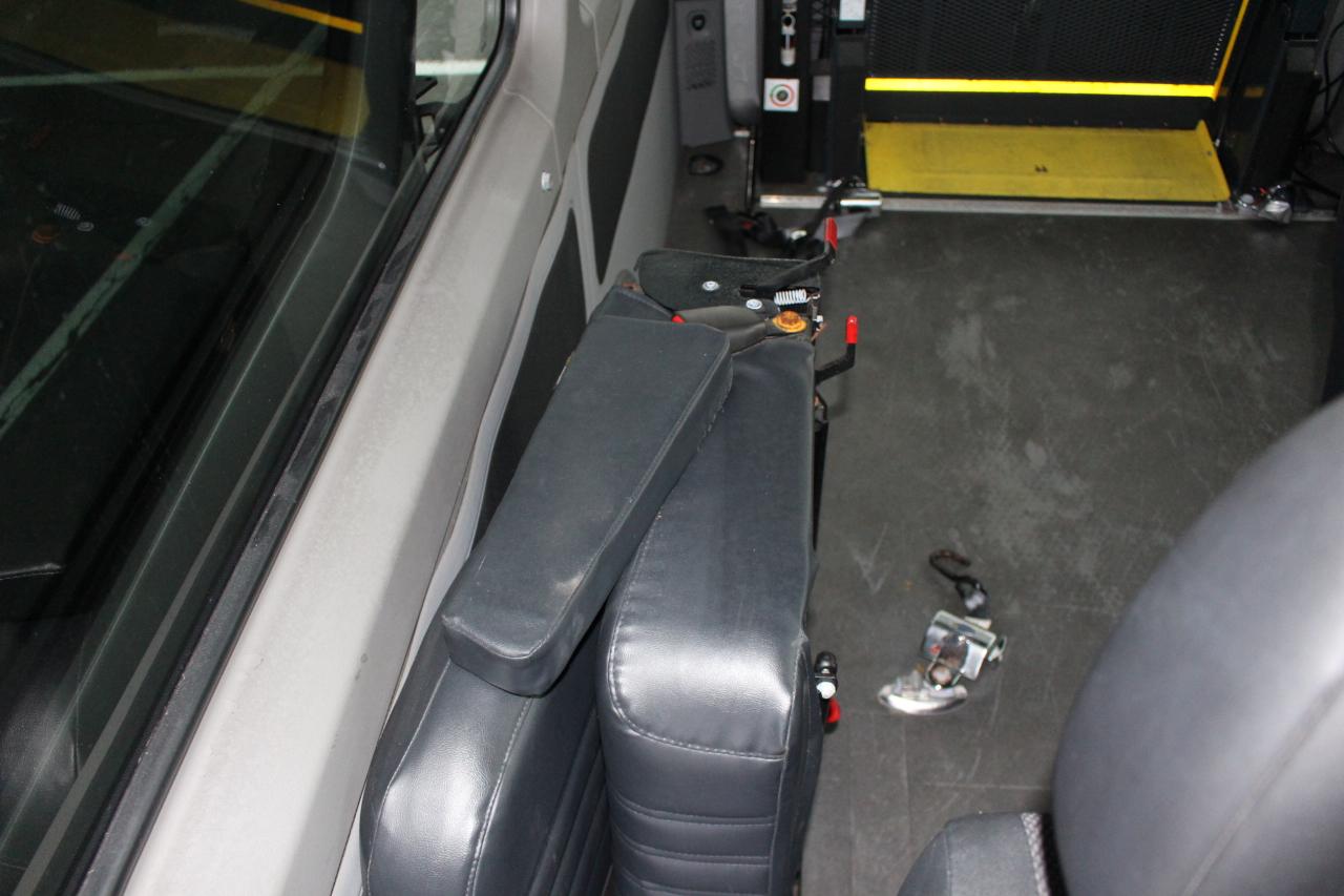 Mercedes-Benz Sprinter 2500 Passenger Van High Roof 170-in. WB 2017