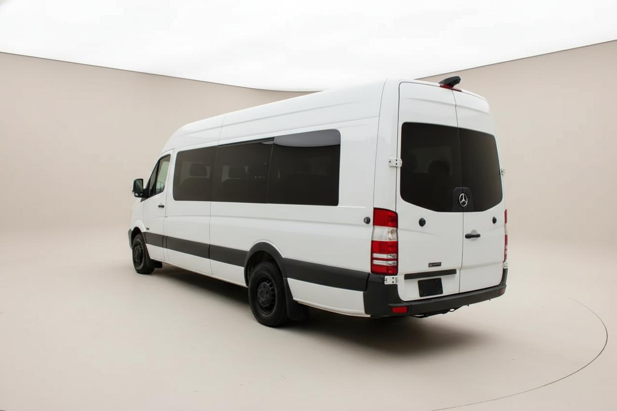 Mercedes-Benz Sprinter 3500 High Roof V6 170" Extended RWD 2017