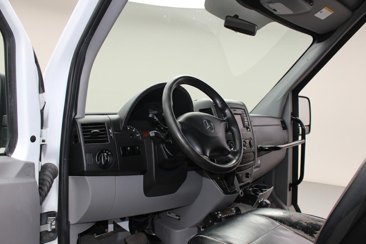 Mercedes-Benz Sprinter 3500 High Roof V6 170" Extended RWD 2017