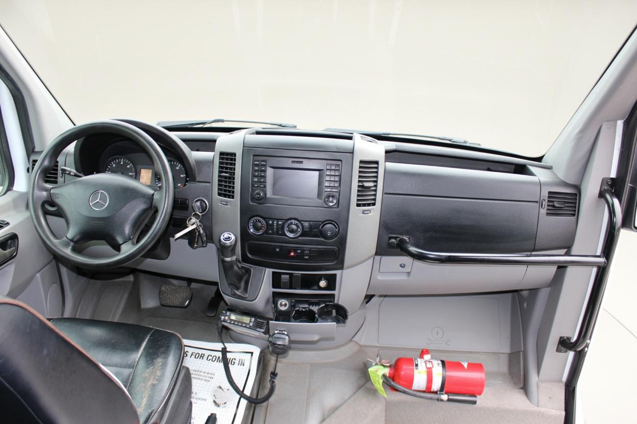 Mercedes-Benz Sprinter 3500 High Roof V6 170" Extended RWD 2017