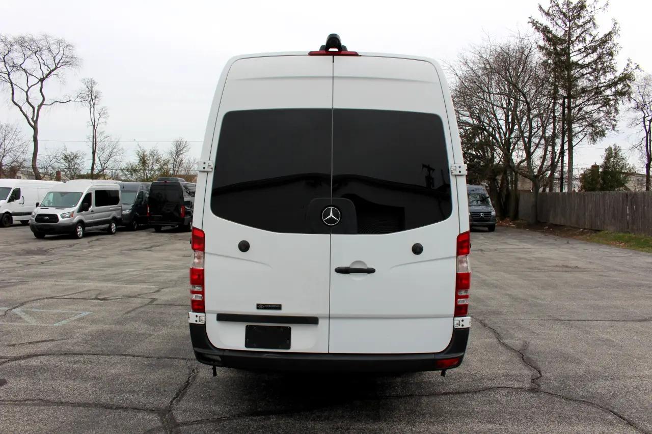 Mercedes-Benz Sprinter 3500 High Roof V6 170" Extended RWD 2017