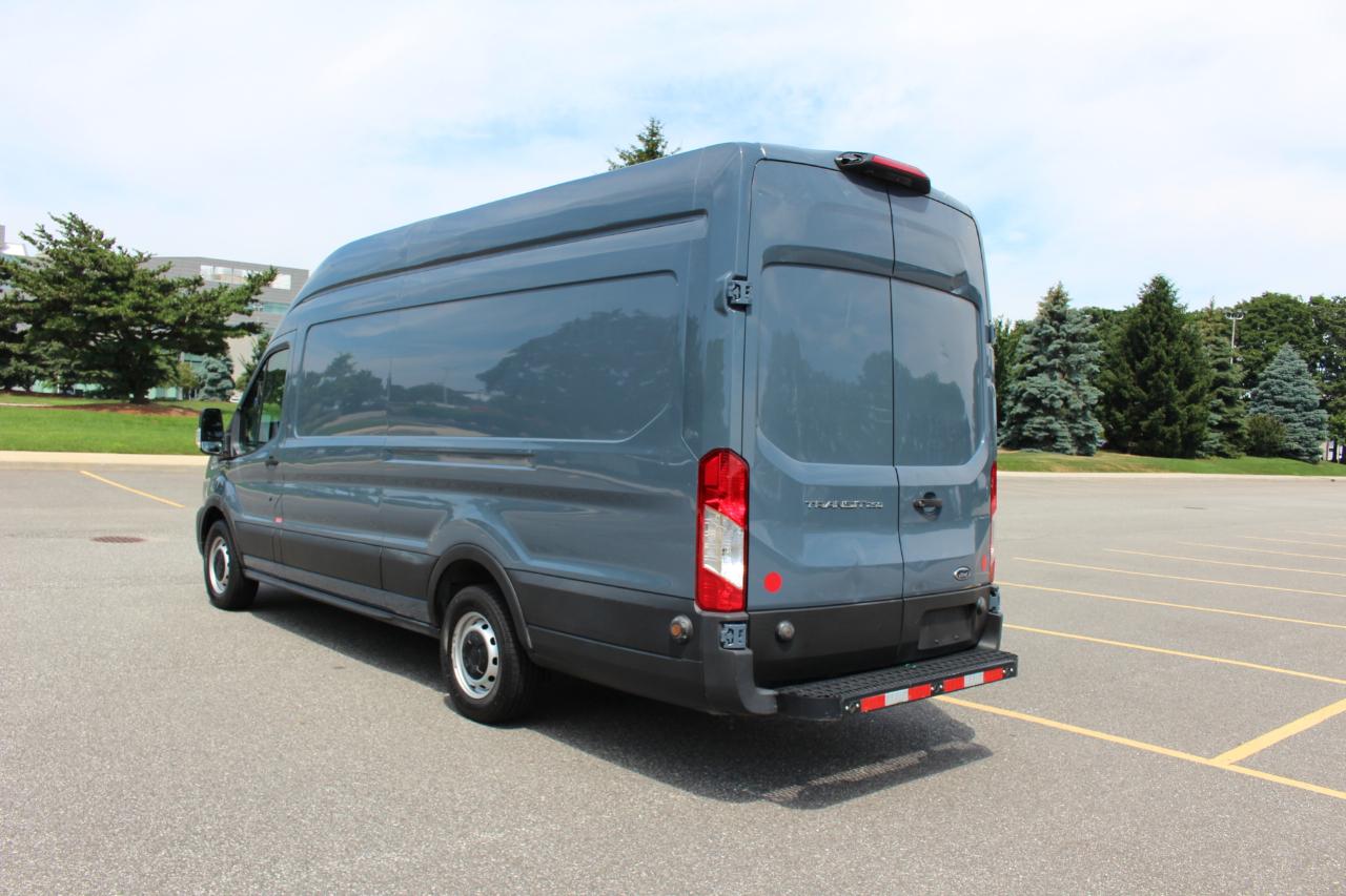 Ford Transit 250 Van High Roof w/Sliding Pass. 148-in. WB EL 2020