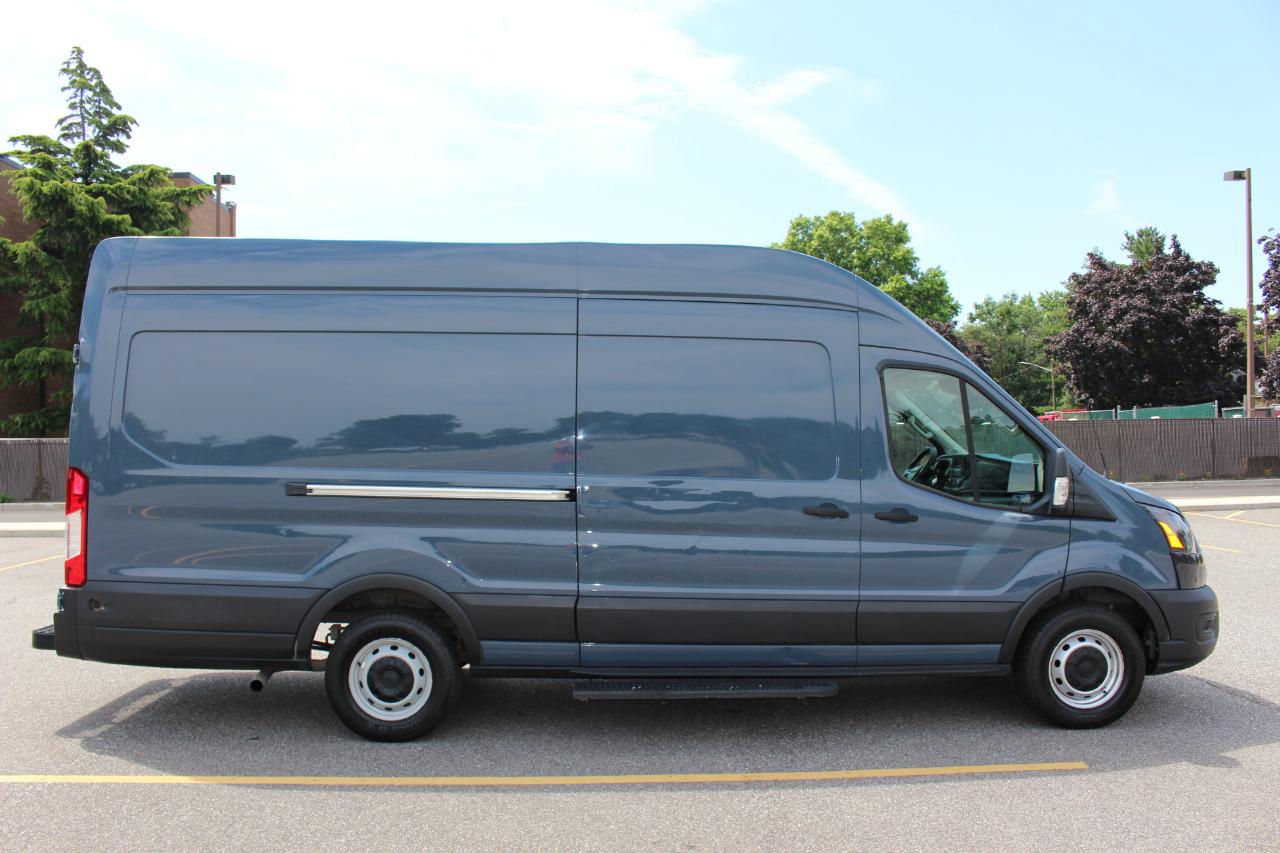 Ford Transit 250 Van High Roof w/Sliding Pass. 148-in. WB EL 2020