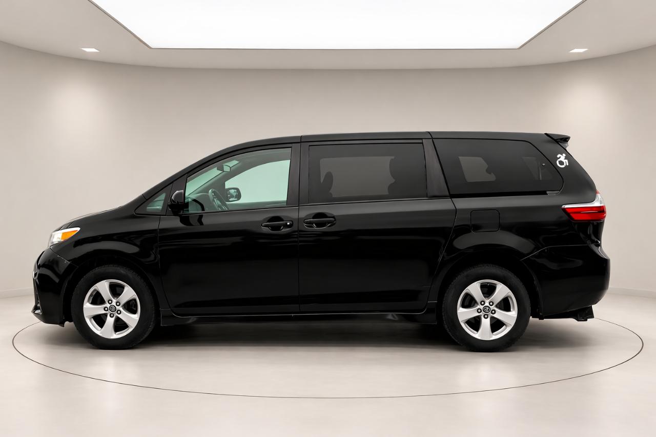 Toyota Sienna LE 7-Passenger Mobility 2019