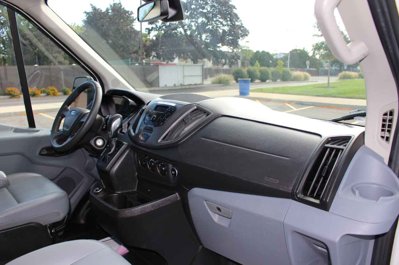 2018 Ford Transit XLT photo 2