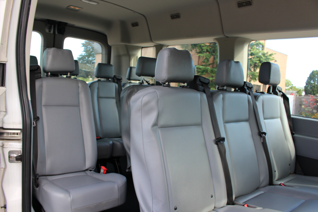 2018 Ford Transit XLT photo 4