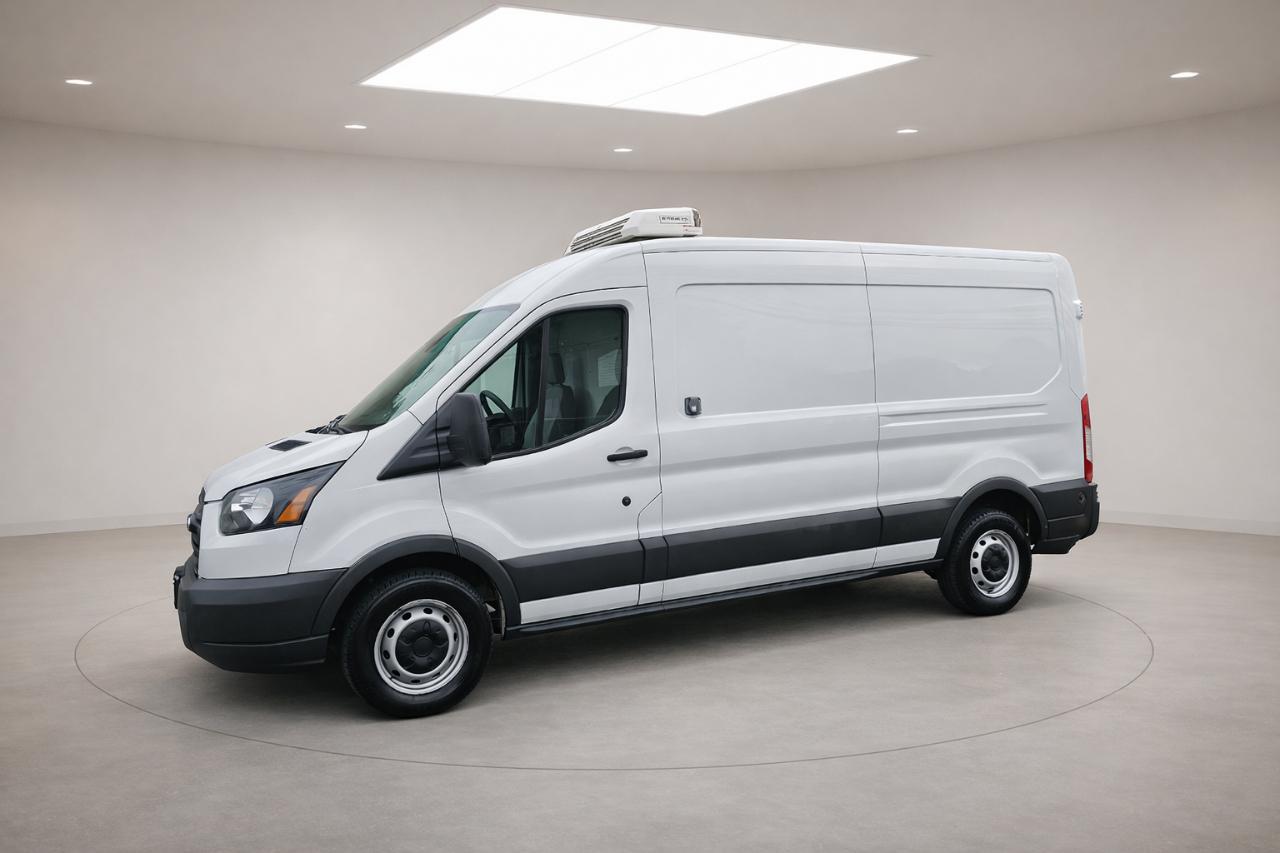 Ford Transit 250 Van Med. Roof w/Sliding Pass. 148-in. WB 2018