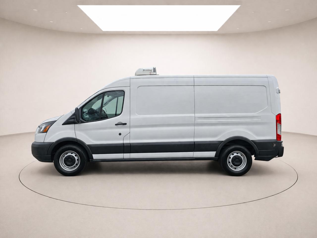 Ford Transit 250 Van Med. Roof w/Sliding Pass. 148-in. WB 2018