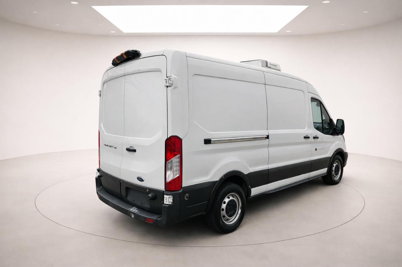 Ford Transit 250 Van Med. Roof w/Sliding Pass. 148-in. WB 2018