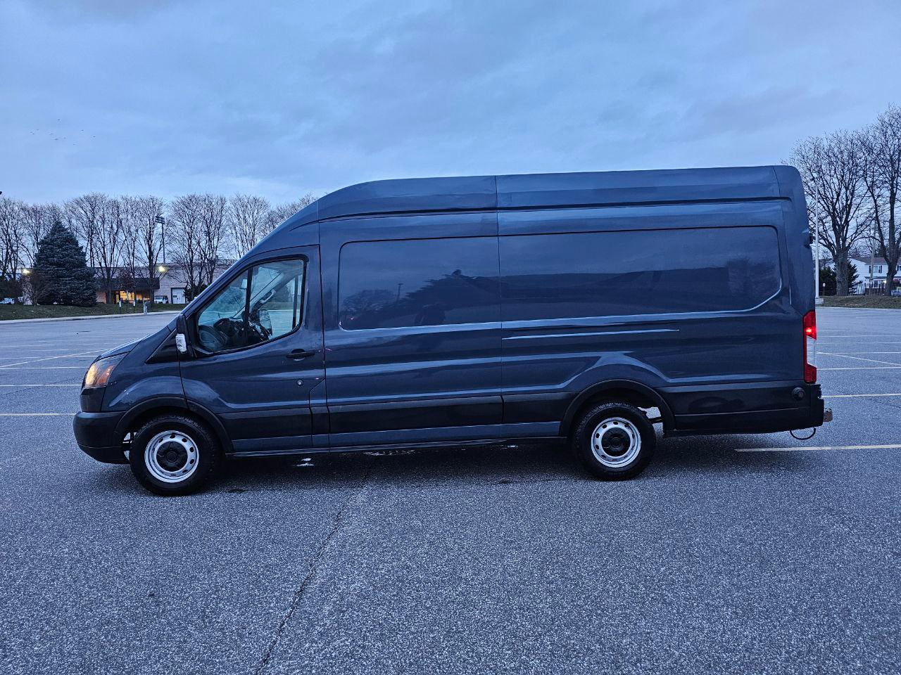 Ford Transit 250 Van High Roof w/Sliding Pass. 148-in. WB EL 2019