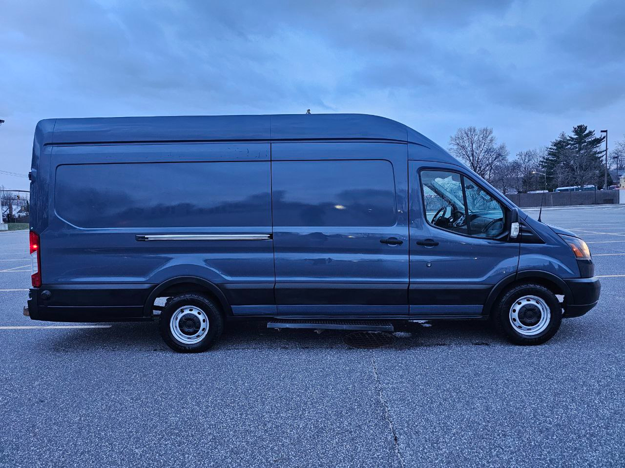 Ford Transit 250 Van High Roof w/Sliding Pass. 148-in. WB EL 2019