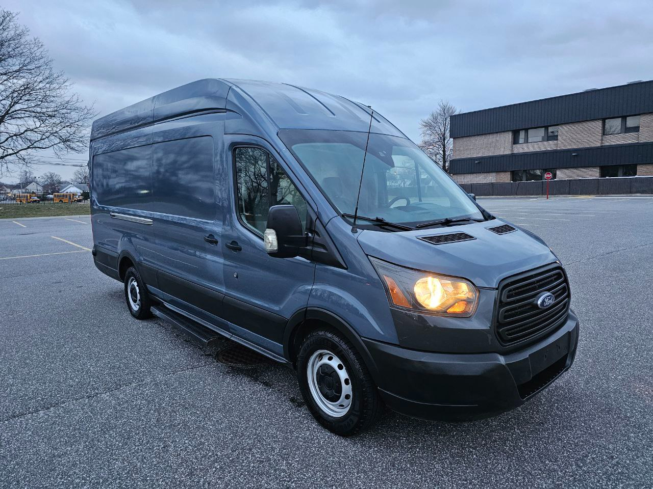 Ford Transit 250 Van High Roof w/Sliding Pass. 148-in. WB EL 2019