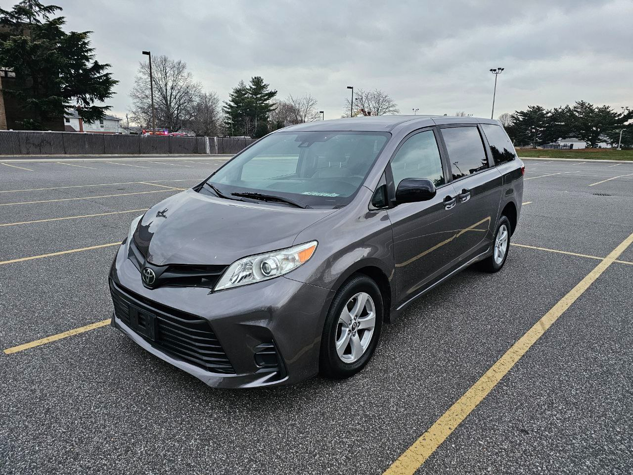 Toyota Sienna LE 7-Passenger Mobility 2020